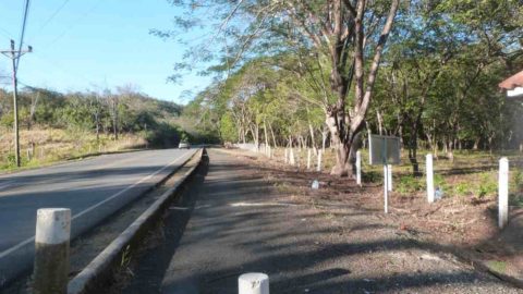 Land  – public road with water letter – 5731 m2 – 27 De Abril